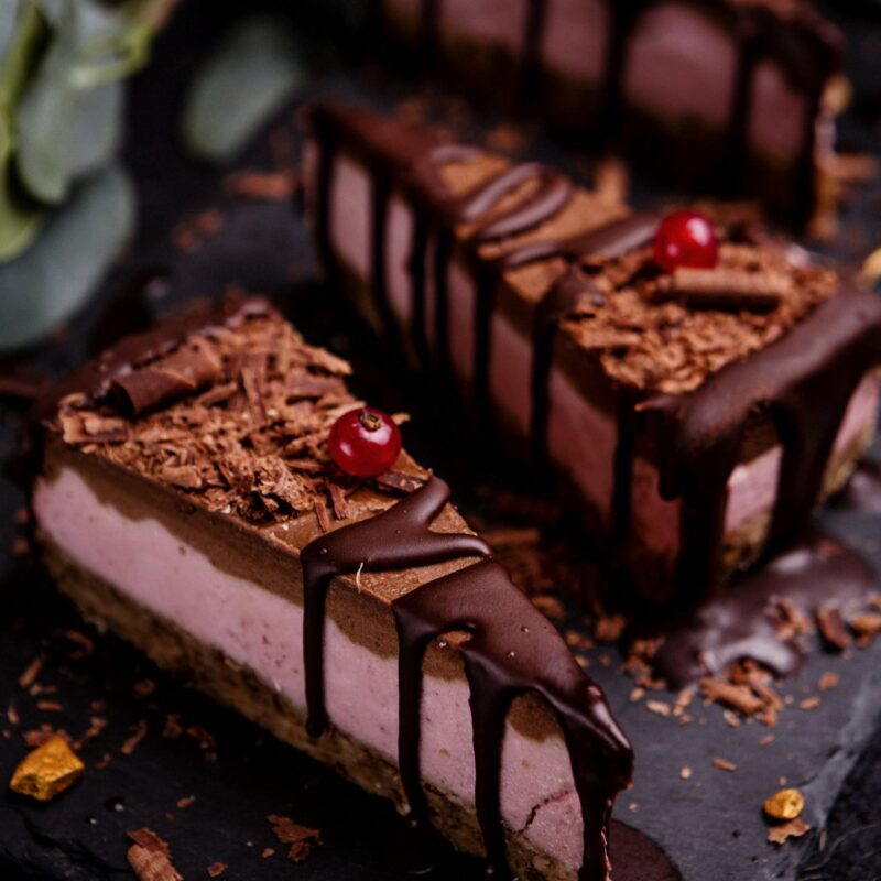 Tort delice – cu ciocolata si capsuni